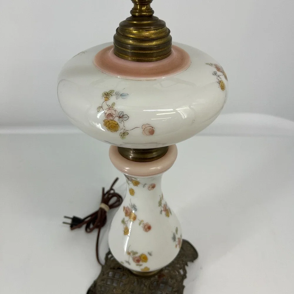 Vintage‎ Porcelain Converted Table Oil Lamp 14